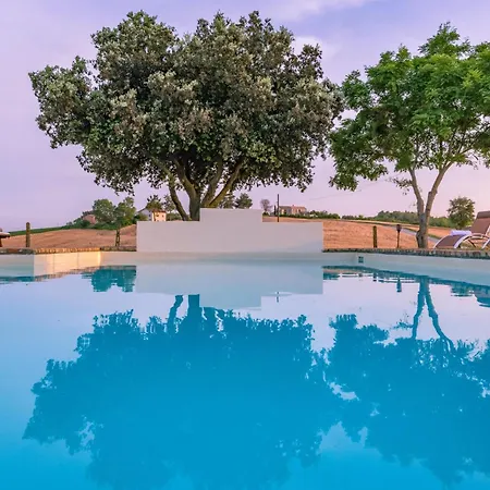 4 Bedroom Beautiful In * سينِغاليا