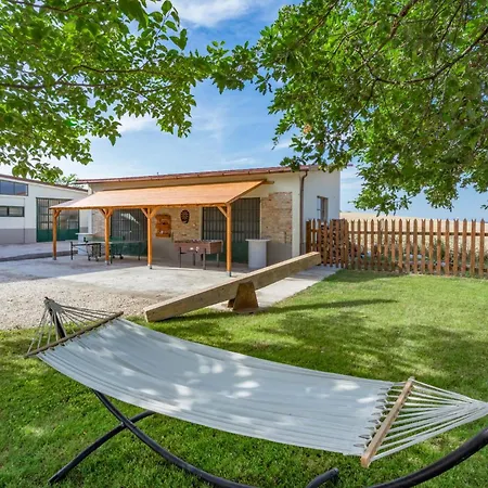 بيت للعطل 4 Bedroom Beautiful In