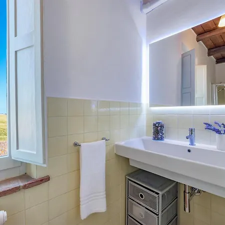 4 Bedroom Beautiful In