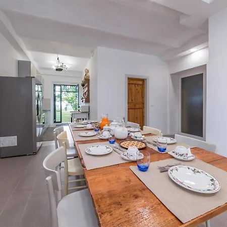 4 Bedroom Beautiful In