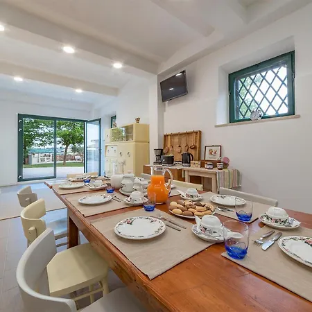 4 Bedroom Beautiful In *