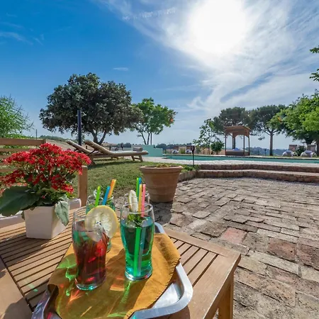 4 Bedroom Beautiful In Holiday home *