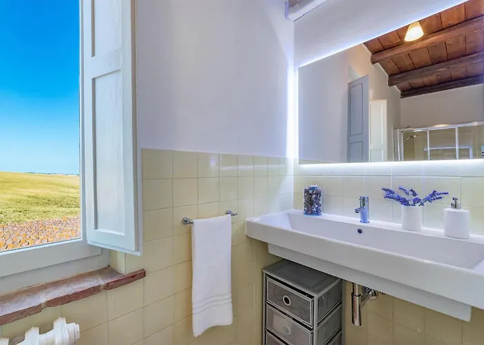 4 Bedroom Beautiful In