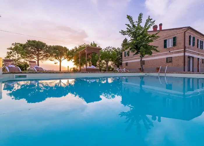 Ferienhaus 4 Bedroom Beautiful In Senigallia