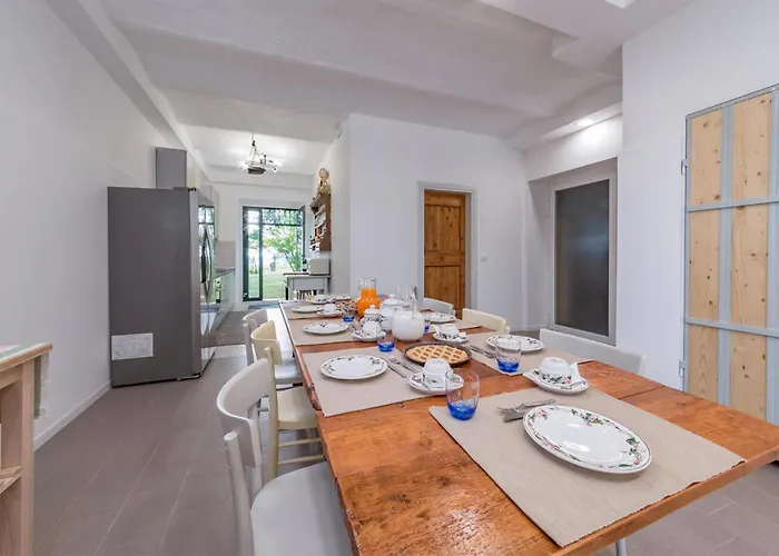 4 Bedroom Beautiful In