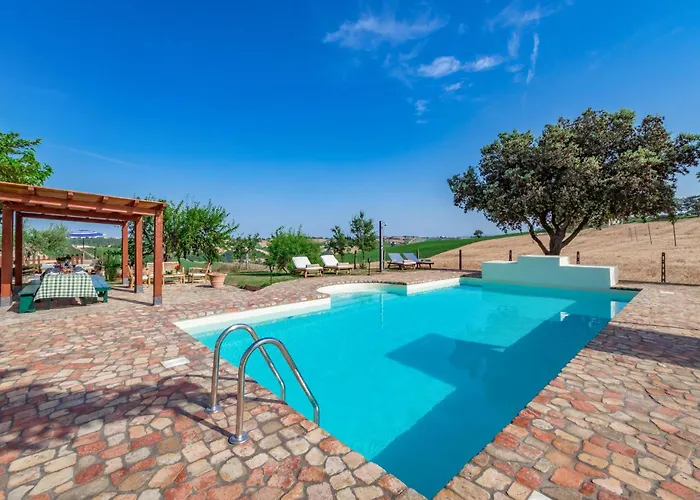 4 Bedroom Beautiful In Ferienhaus Senigallia