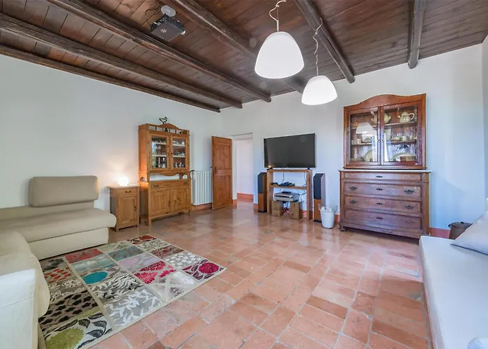 4 Bedroom Beautiful In Senigallia