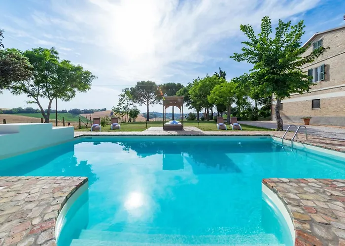 Ferienhaus 4 Bedroom Beautiful In Senigallia