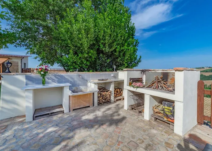 4 Bedroom Beautiful In *